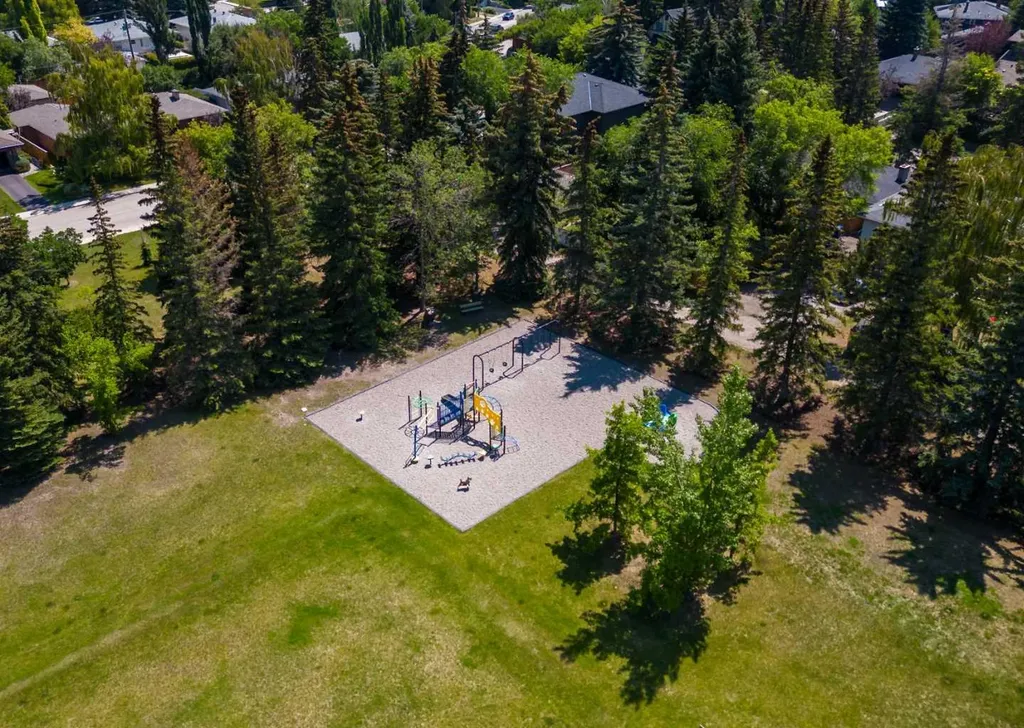 2010 35 Avenue SW Calgary AB T2T 2E1