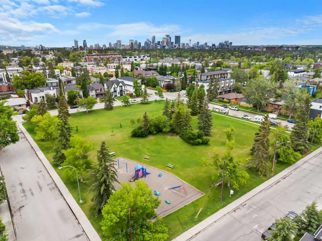 2010 35 Avenue SW Calgary AB T2T 2E1