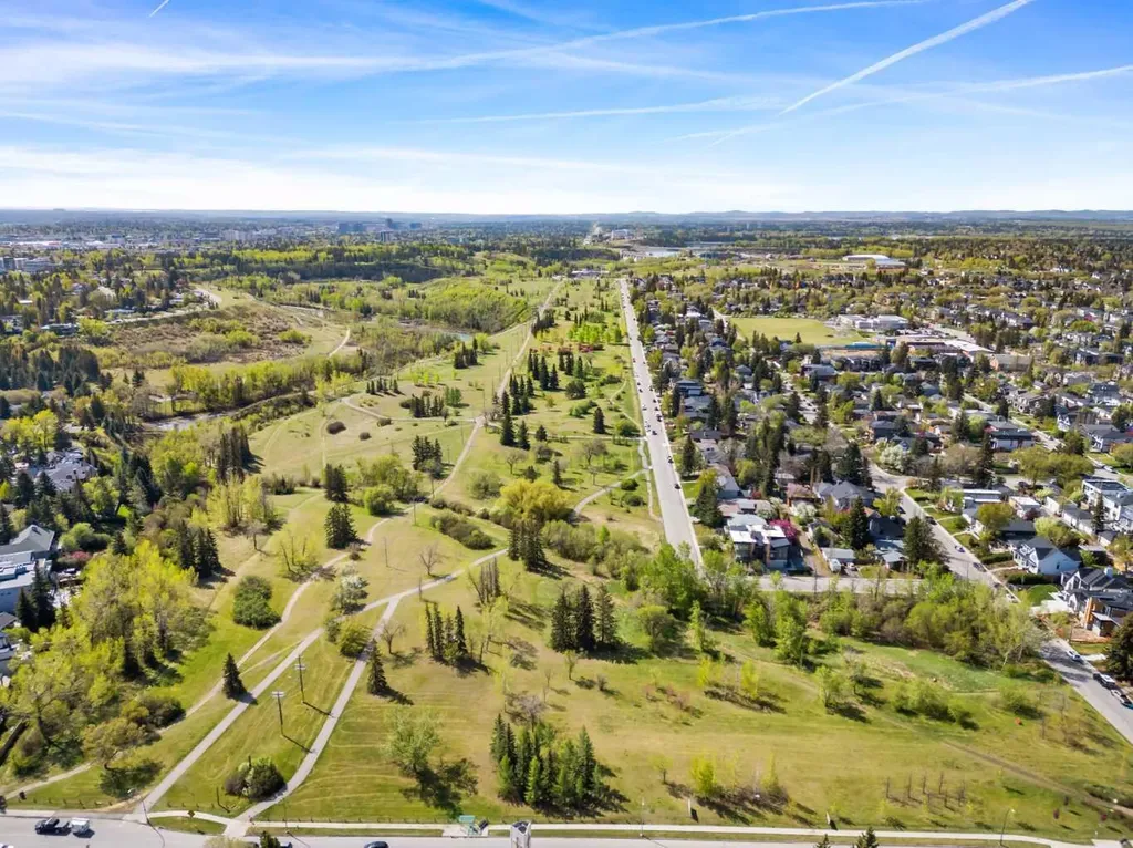 2010 35 Avenue SW Calgary AB T2T 2E1
