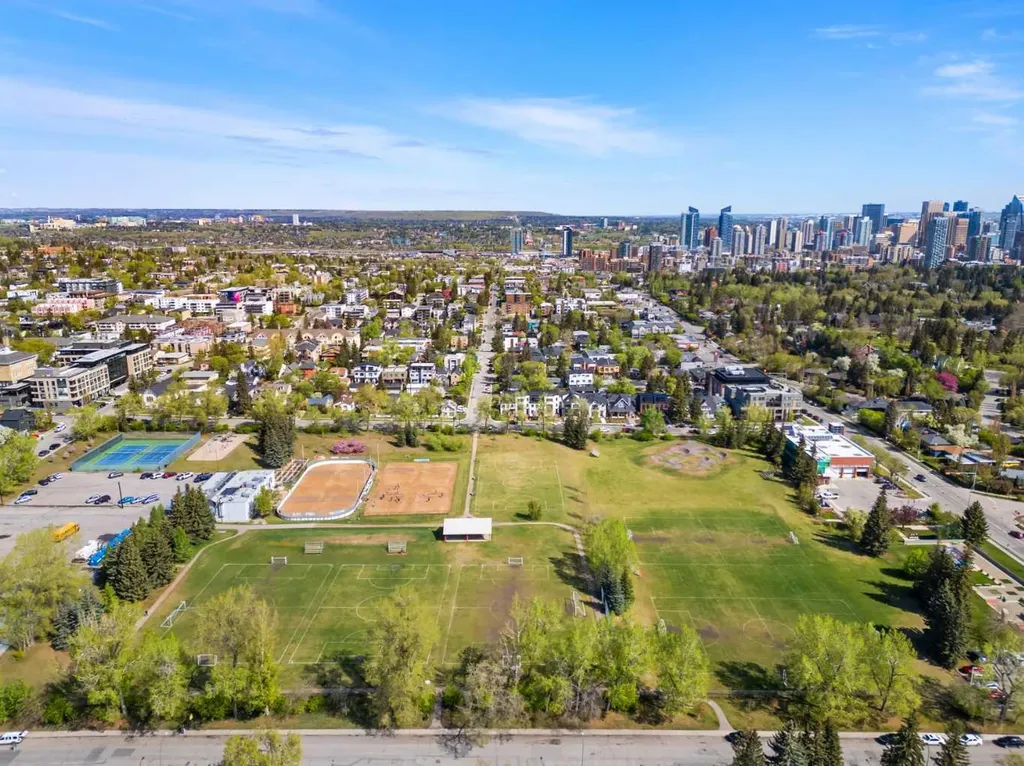 2010 35 Avenue SW Calgary AB T2T 2E1