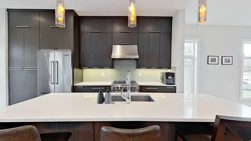 1820 37 Avenue SW Calgary AB T2T2H4