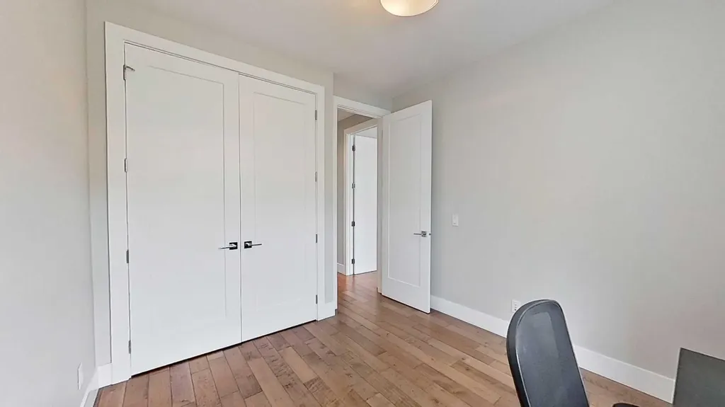 1820 37 Avenue SW Calgary AB T2T2H4