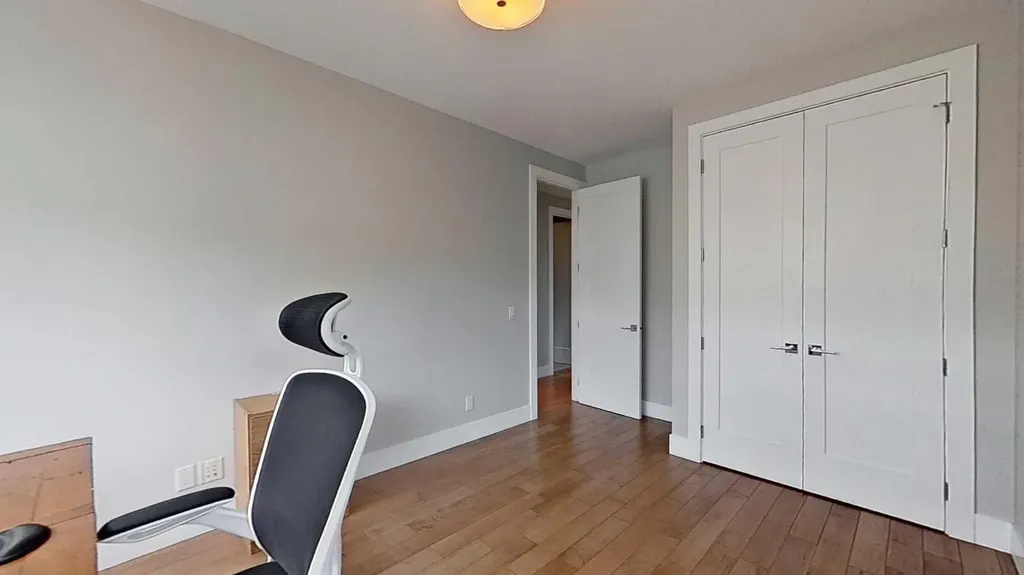 1820 37 Avenue SW Calgary AB T2T2H4