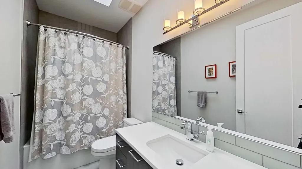 1820 37 Avenue SW Calgary AB T2T2H4