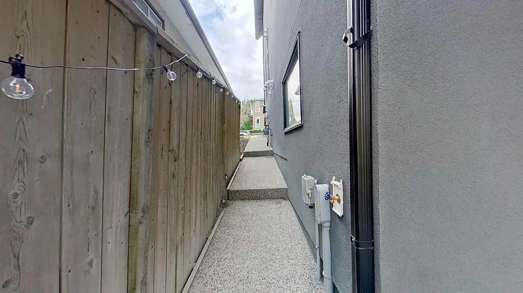 1820 37 Avenue SW Calgary AB T2T2H4