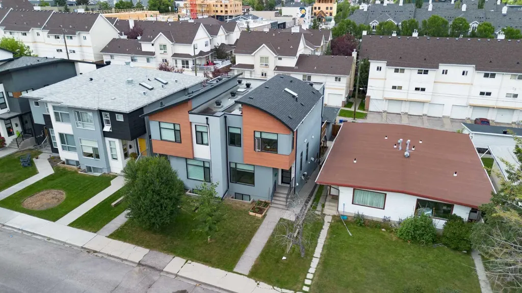 1820 37 Avenue SW Calgary AB T2T2H4