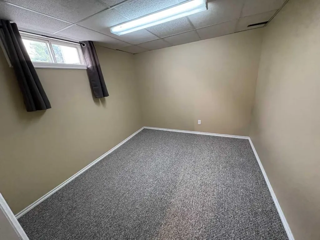 9610 79 Avenue Peace River AB T8S 1E6