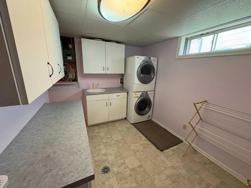 9610 79 Avenue Peace River AB T8S 1E6