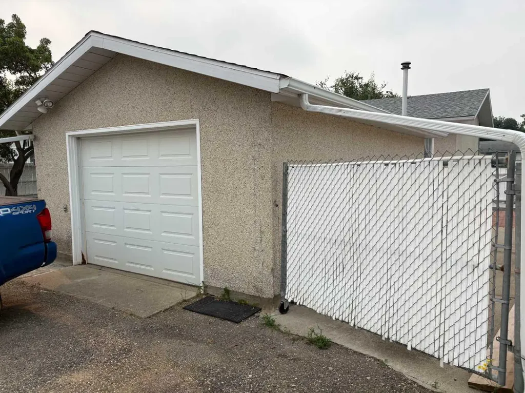 9610 79 Avenue Peace River AB T8S 1E6