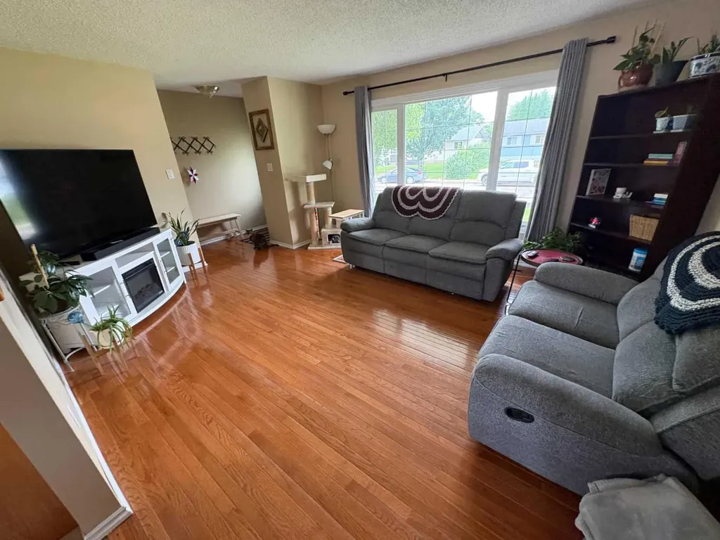 9610 79 Avenue Peace River AB T8S 1E6