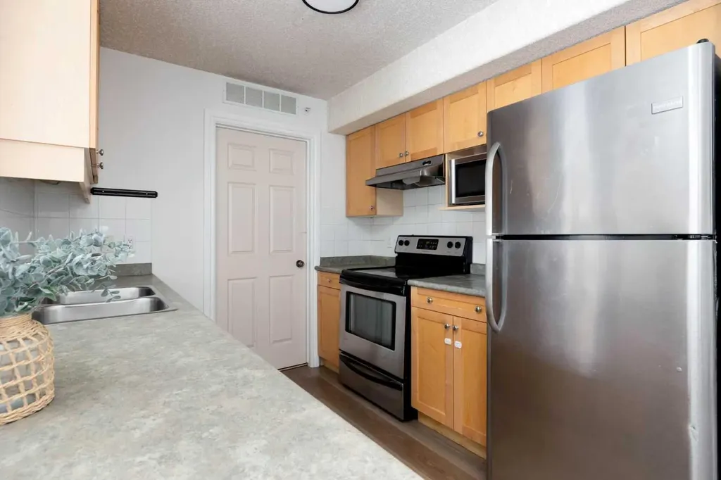 38 Riedel Street Fort Mcmurray AB T9H3E1