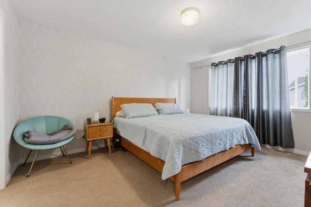 48 Brightoncrest Manor SE Calgary AB T2Z 0N9