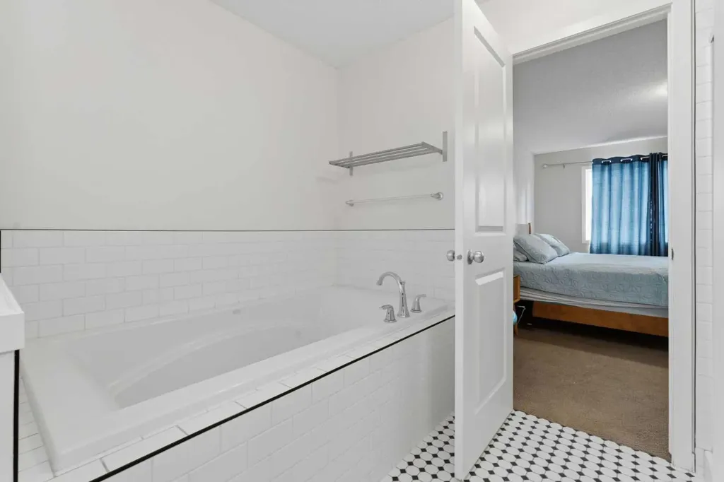 48 Brightoncrest Manor SE Calgary AB T2Z 0N9