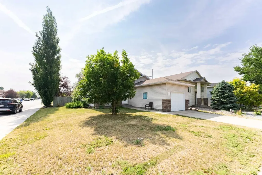 218 Uplands Boulevard N Lethbridge AB T1H 6S6