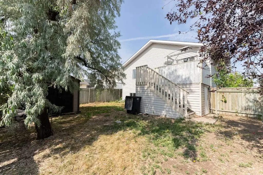 218 Uplands Boulevard N Lethbridge AB T1H 6S6