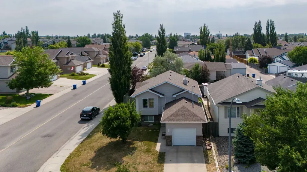 218 Uplands Boulevard N Lethbridge AB T1H 6S6