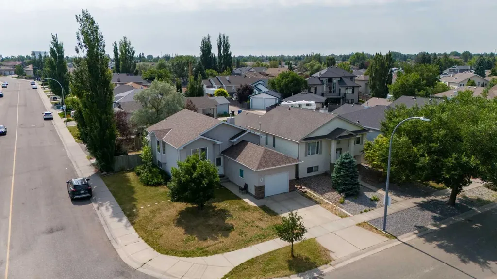 218 Uplands Boulevard N Lethbridge AB T1H 6S6