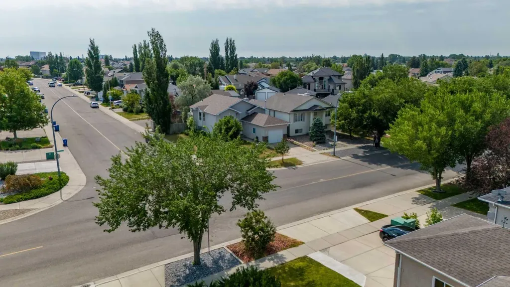 218 Uplands Boulevard N Lethbridge AB T1H 6S6