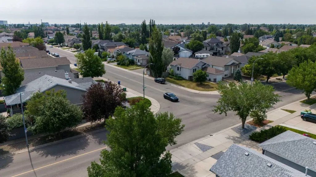 218 Uplands Boulevard N Lethbridge AB T1H 6S6