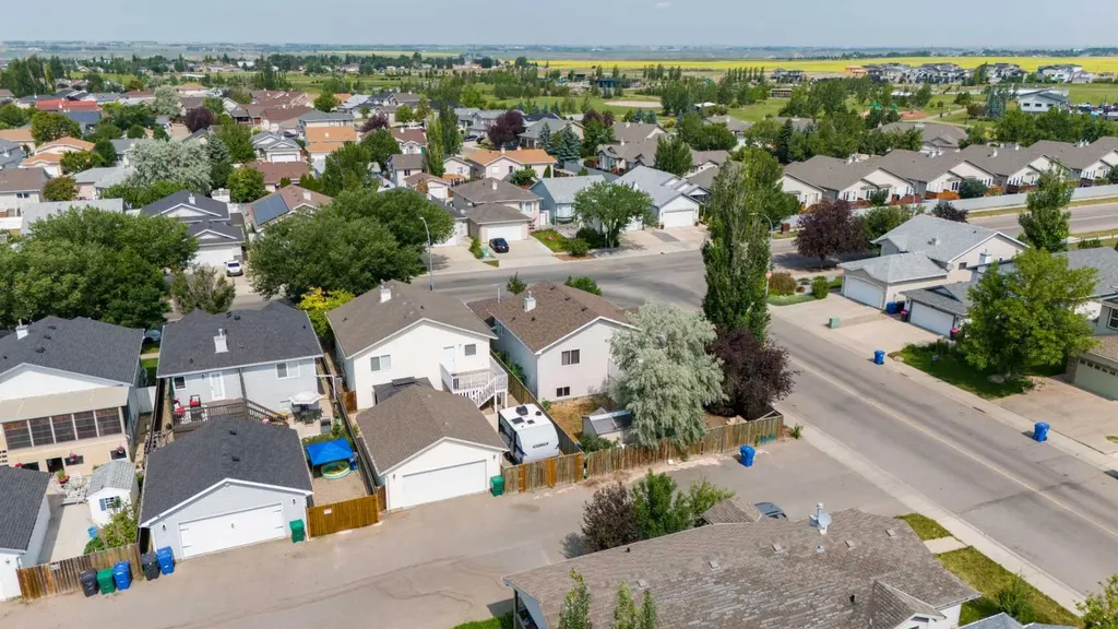 218 Uplands Boulevard N Lethbridge AB T1H 6S6