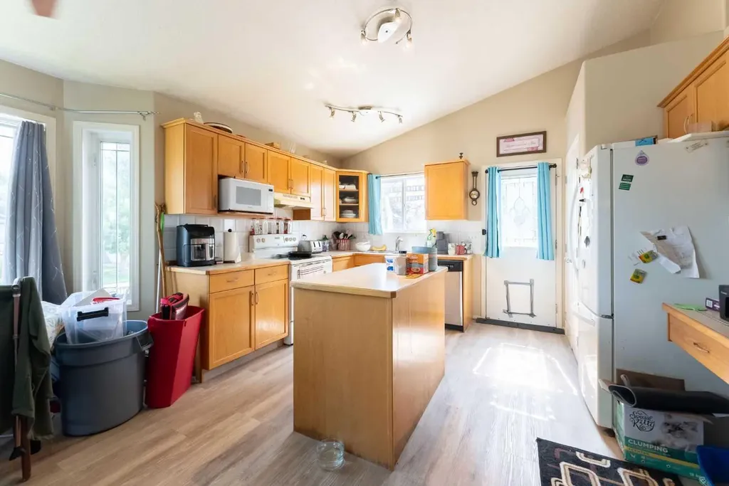 218 Uplands Boulevard N Lethbridge AB T1H 6S6