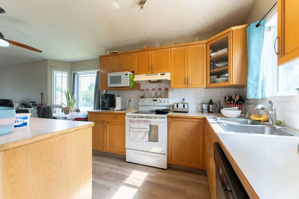 218 Uplands Boulevard N Lethbridge AB T1H 6S6