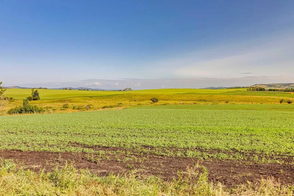 370 Avenue W Rural Foothills County AB T0L 0H0