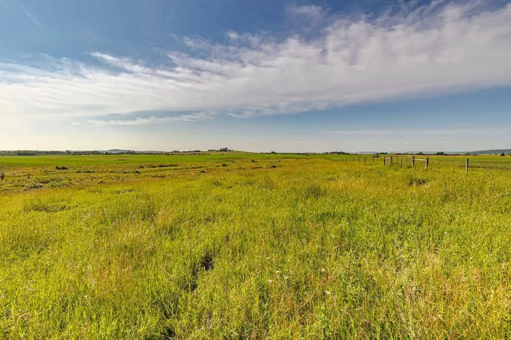 370 Avenue W Rural Foothills County AB T0L 0H0