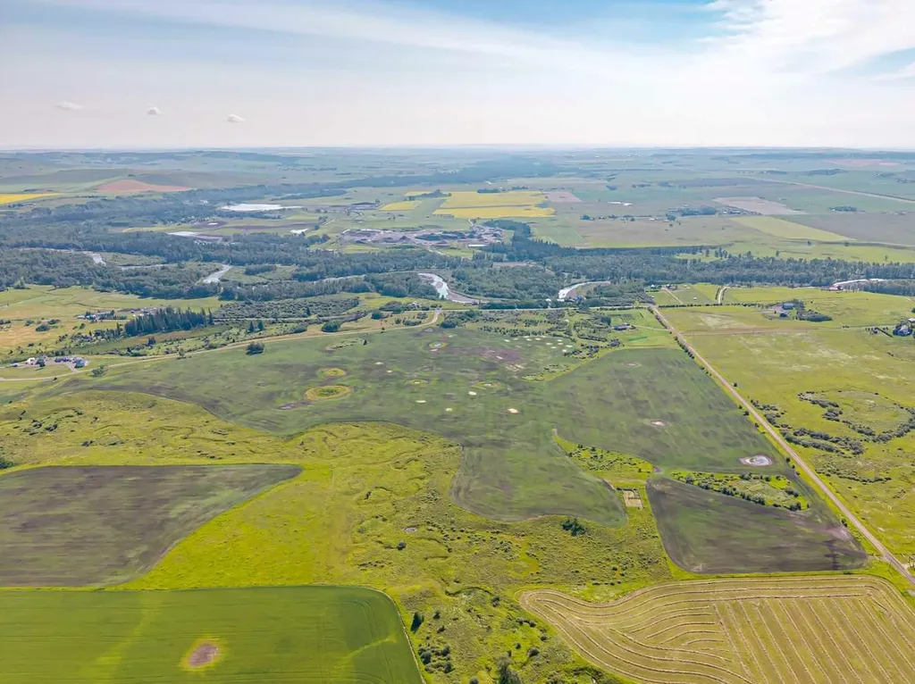370 Avenue W Rural Foothills County AB T0L 0H0