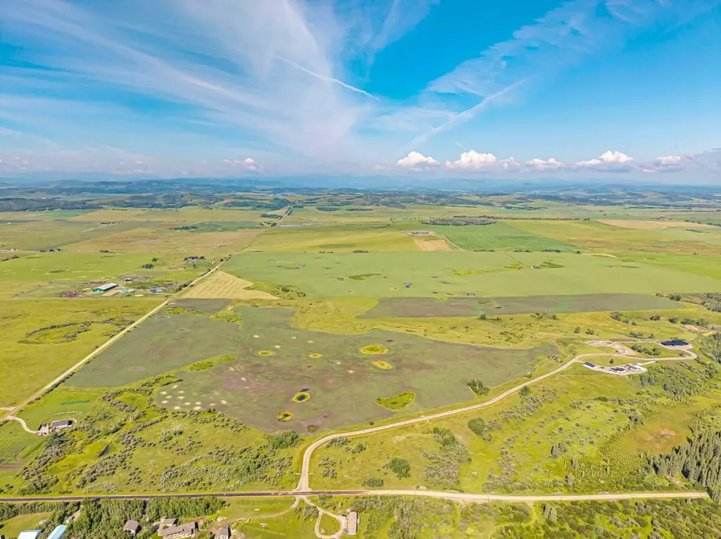 370 Avenue W Rural Foothills County AB T0L 0H0