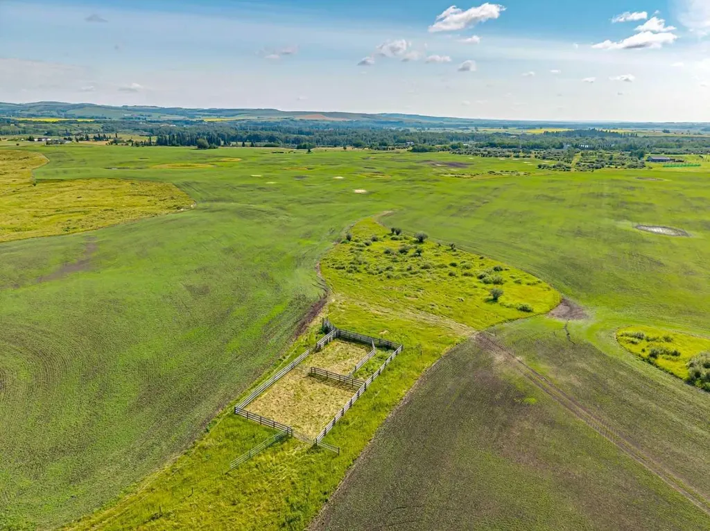 370 Avenue W Rural Foothills County AB T0L 0H0