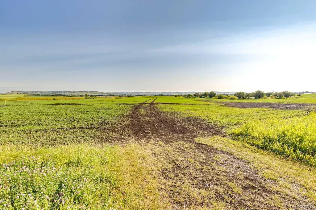 370 Avenue W Rural Foothills County AB T0L 0H0
