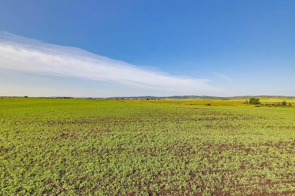 370 Avenue W Rural Foothills County AB T0L 0H0