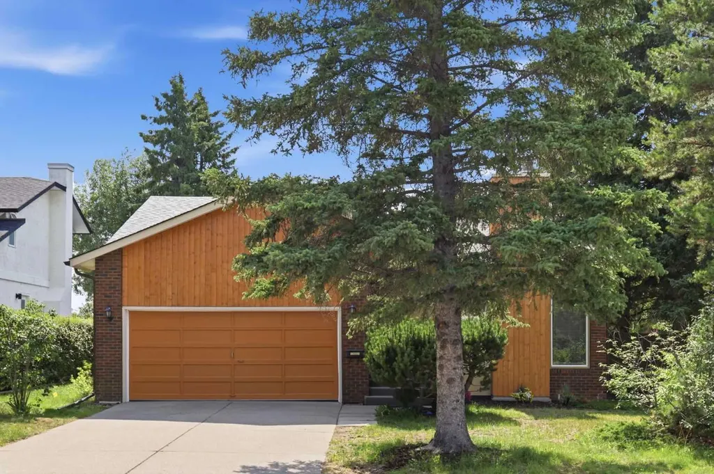 416 Brookpark Drive SW Calgary AB T2W 3N7