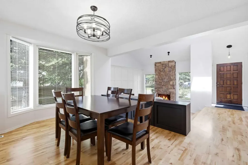 416 Brookpark Drive SW Calgary AB T2W 3N7