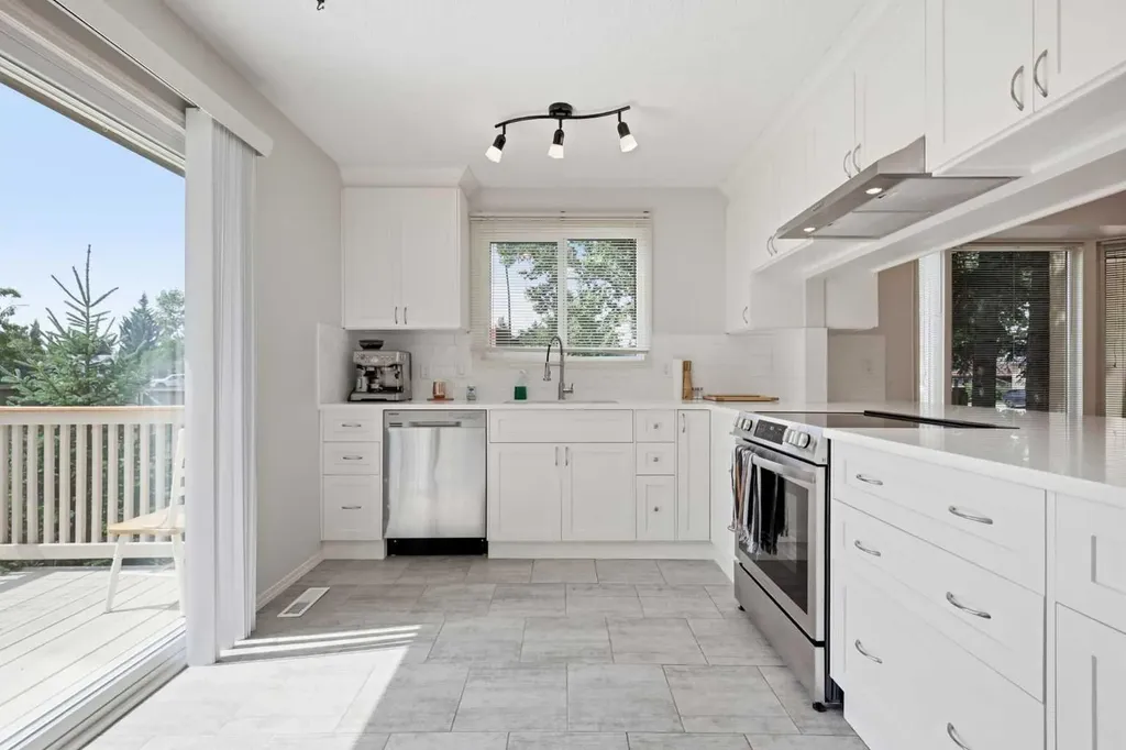 416 Brookpark Drive SW Calgary AB T2W 3N7