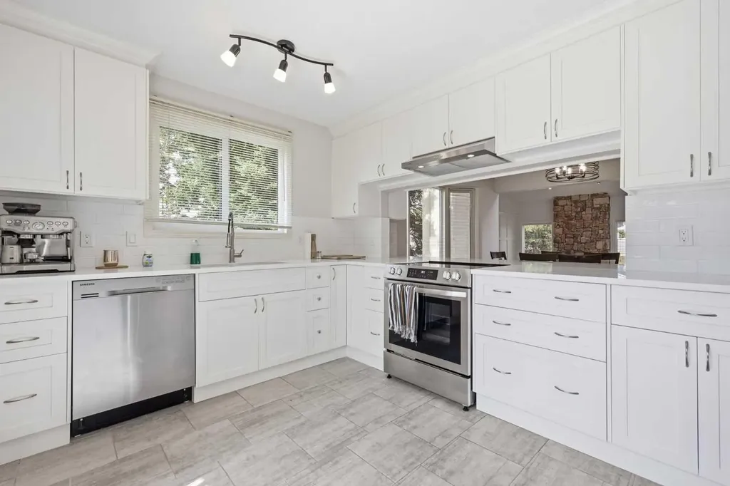 416 Brookpark Drive SW Calgary AB T2W 3N7