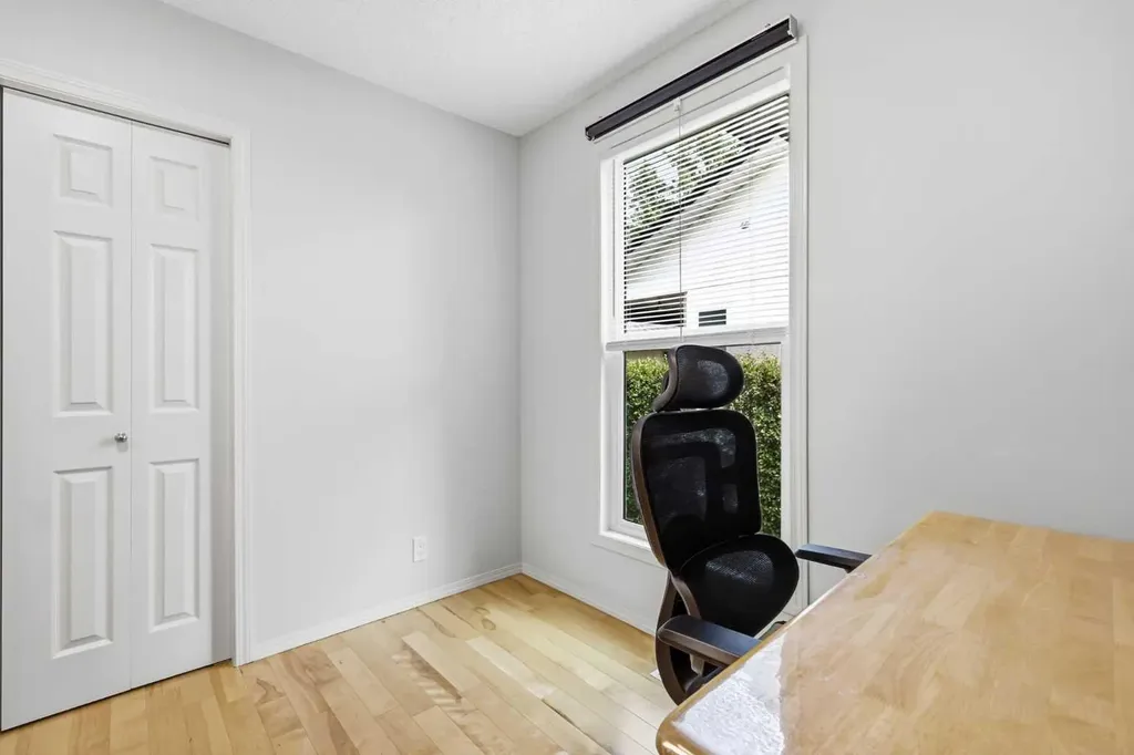 416 Brookpark Drive SW Calgary AB T2W 3N7