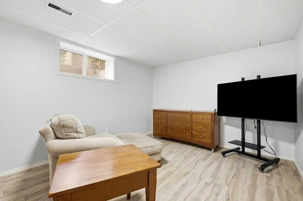 416 Brookpark Drive SW Calgary AB T2W 3N7