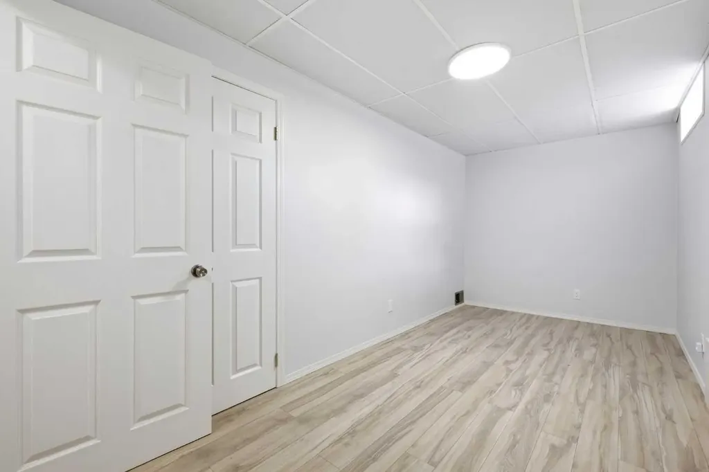 416 Brookpark Drive SW Calgary AB T2W 3N7