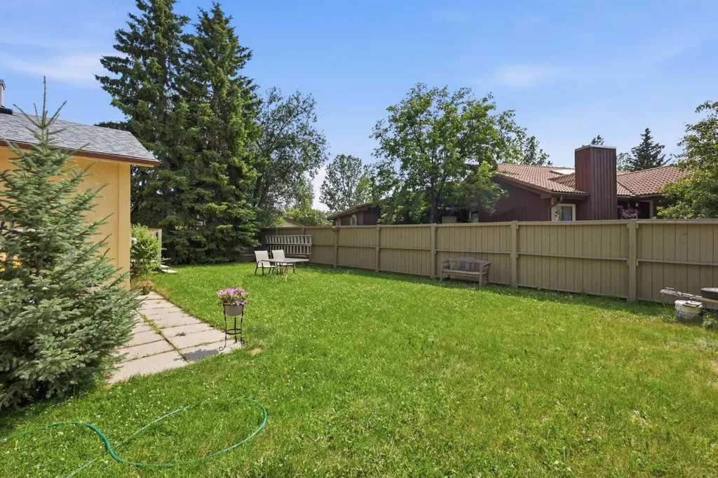 416 Brookpark Drive SW Calgary AB T2W 3N7
