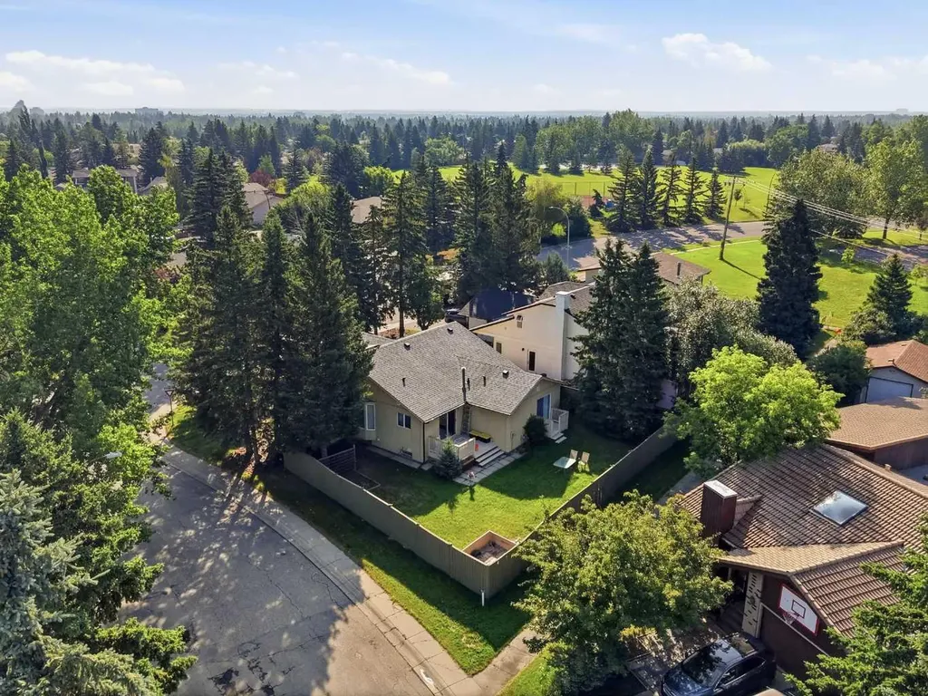 416 Brookpark Drive SW Calgary AB T2W 3N7