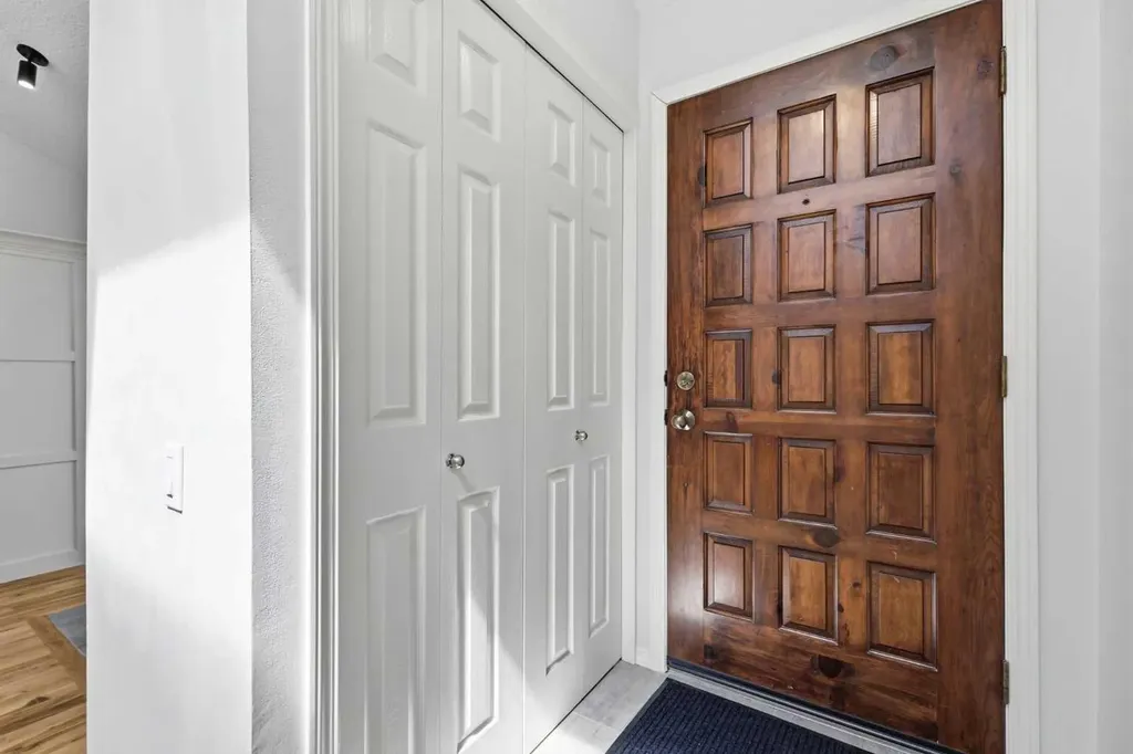 416 Brookpark Drive SW Calgary AB T2W 3N7