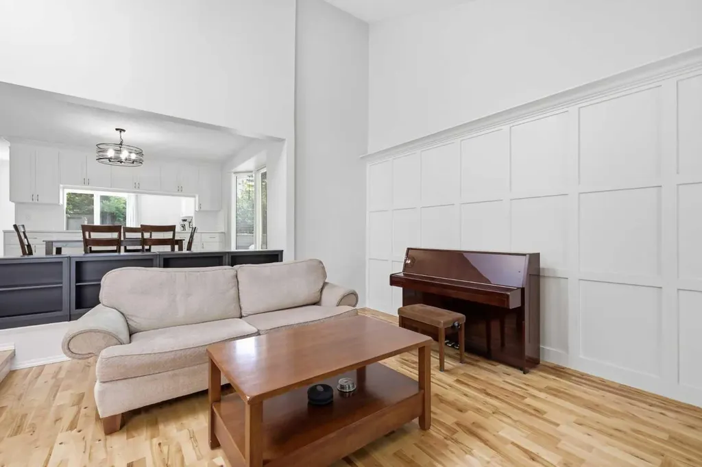 416 Brookpark Drive SW Calgary AB T2W 3N7
