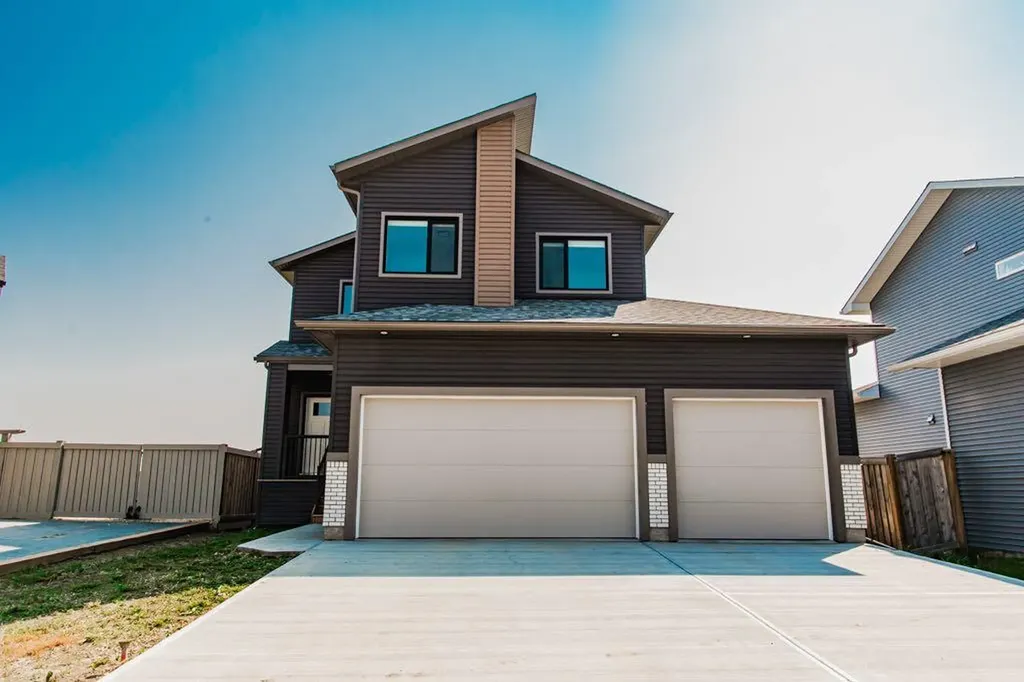 13521 104a Street Grande Prairie AB T8V 6K9