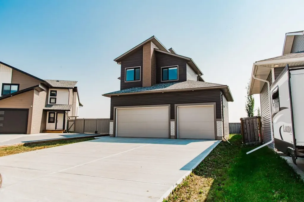 13521 104a Street Grande Prairie AB T8V 6K9