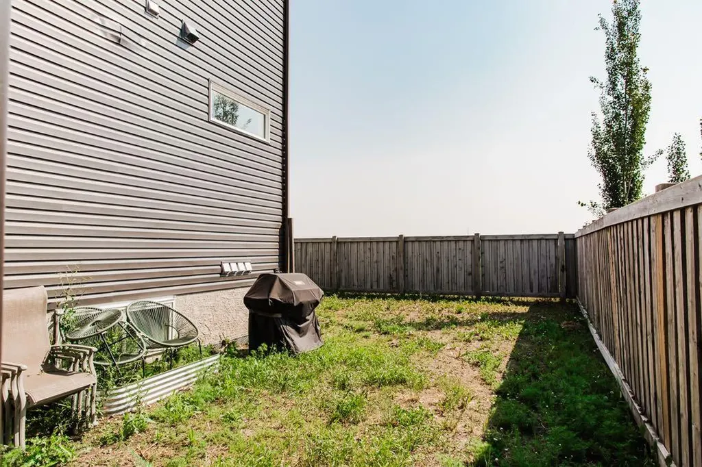 13521 104a Street Grande Prairie AB T8V 6K9