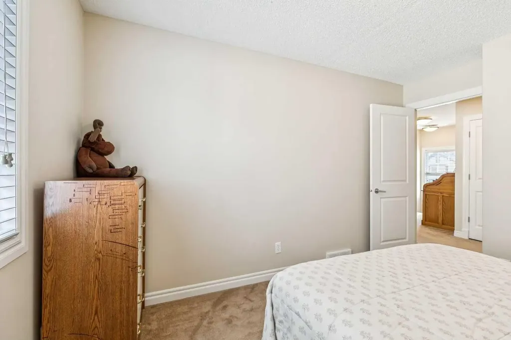 101 Drake Landing View Okotoks AB T1S 0A1