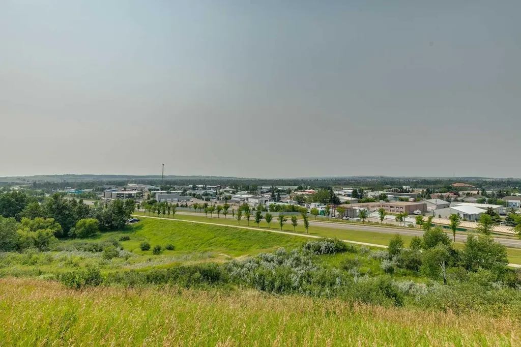 101 Drake Landing View Okotoks AB T1S 0A1