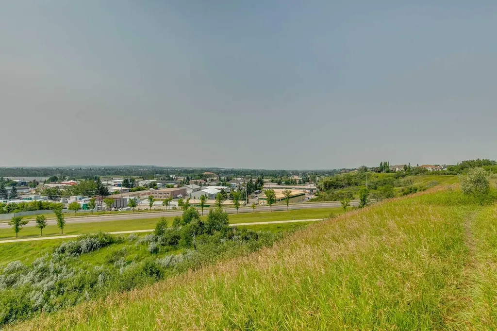 101 Drake Landing View Okotoks AB T1S 0A1